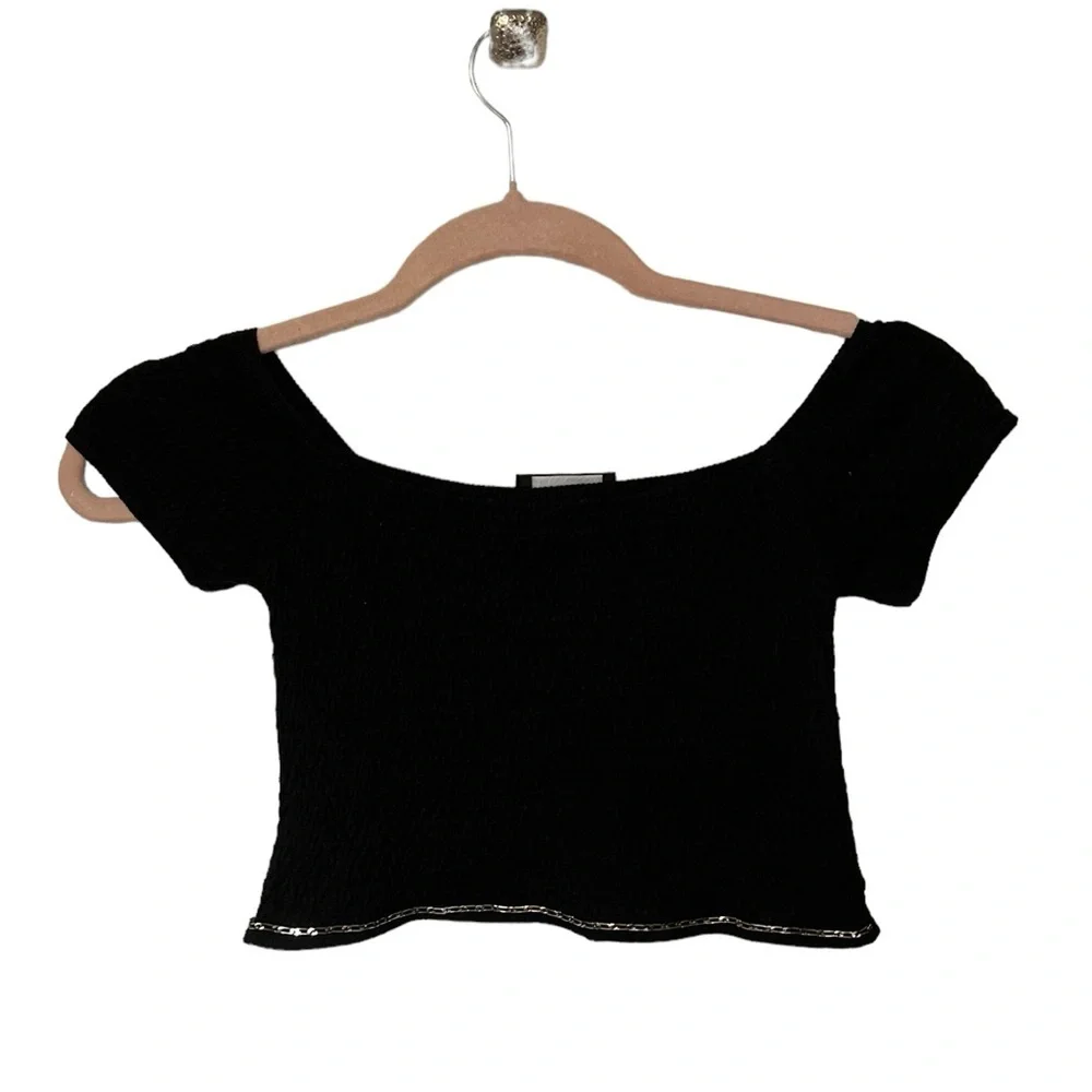WELLDONE Smocked Off Shoulder Chain Crop Top Cami